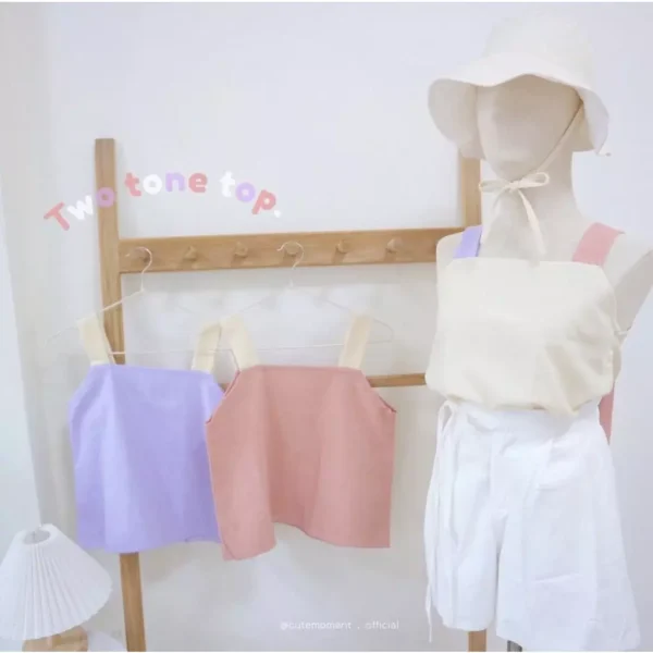 ราวแขวนเสื้อผ้าไม้พร้อมที่แขวนอิงผนัง