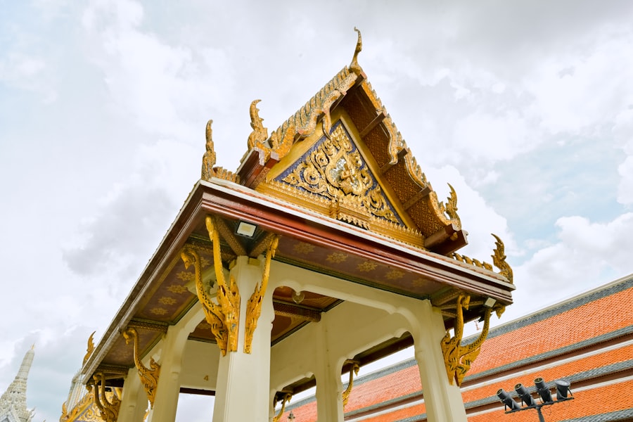 Photo furniture wood craftsmanship Thai craftsmen